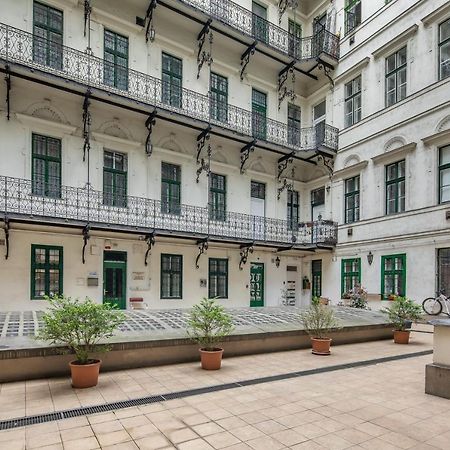 New - Central And Modern Studio Budapest Exterior photo